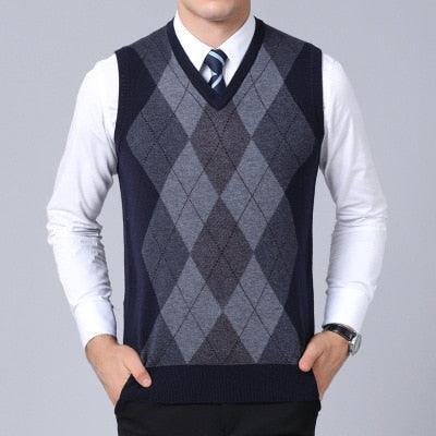 Fashion Brand Sweater Mens Pullovers V Neck Vest Slim Fit Jumpers Knit Sleeveless Autumn Casual Style Men Clothes MZB003