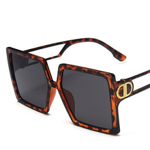 Load image into Gallery viewer, 2021 Luxury Square Sunglasses Ladies Fashion Glasses Classic Brand Designer Retro Sun Glasses Women Sexy Eyewear Unisex Shades
